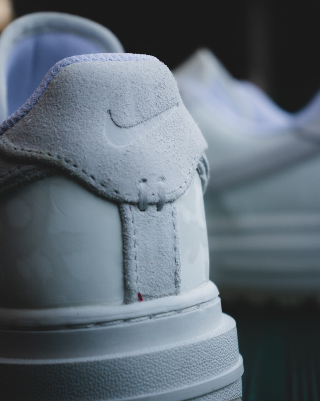 Nike Air Force 1 Luxe