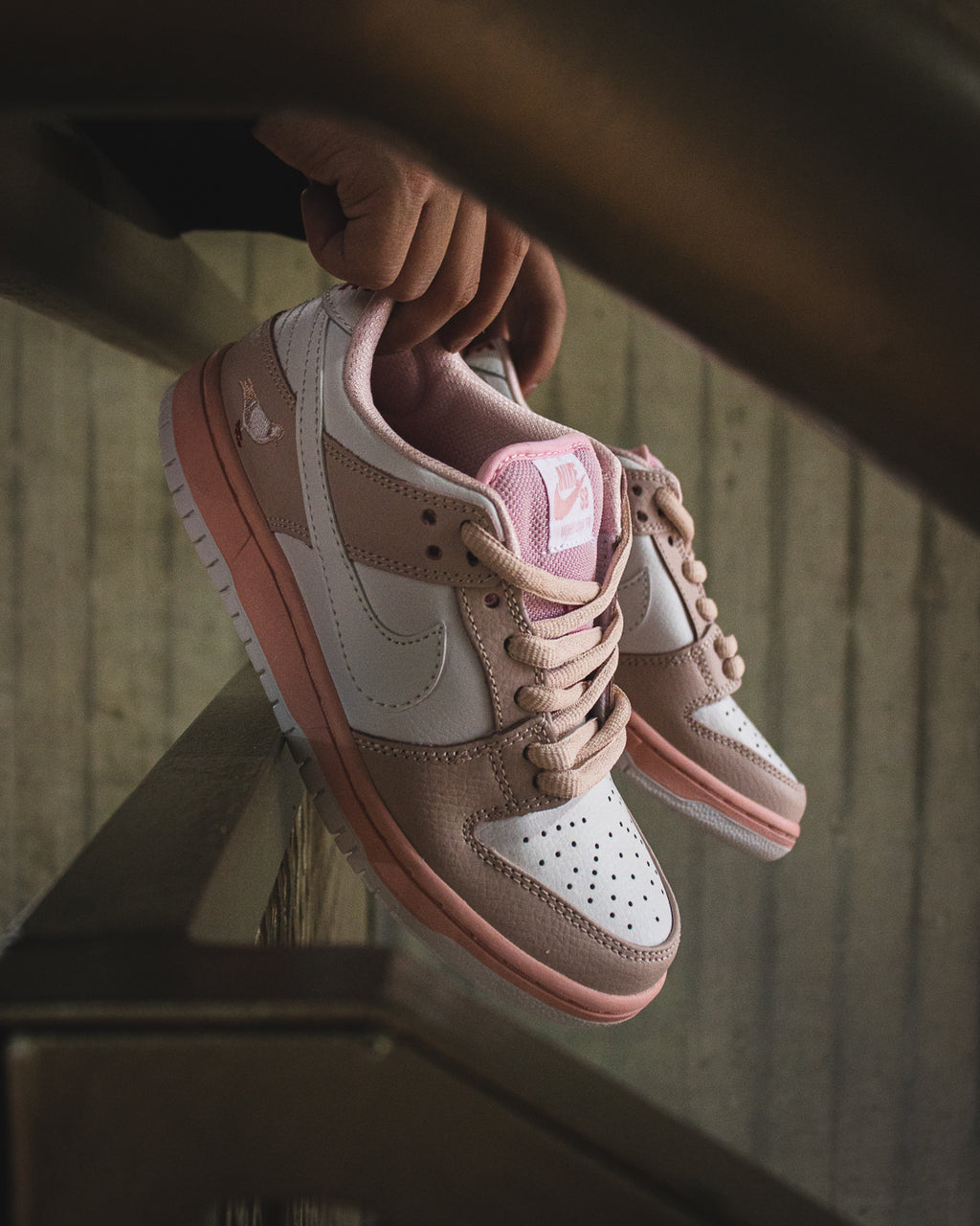 Nike SB Dunk Low "Pink Pigeon"