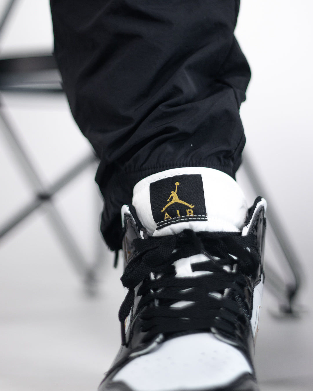 Nike Air Jordan 1 Mid SE “Patent Black Metallic Gold”