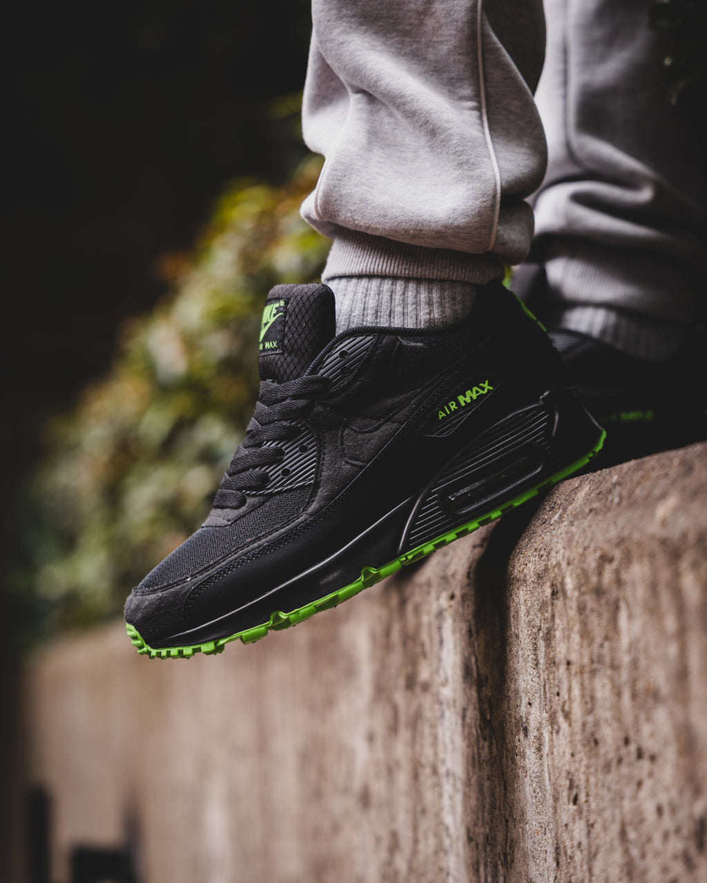 Nike Air Max 90 "Black Chlorophyll"