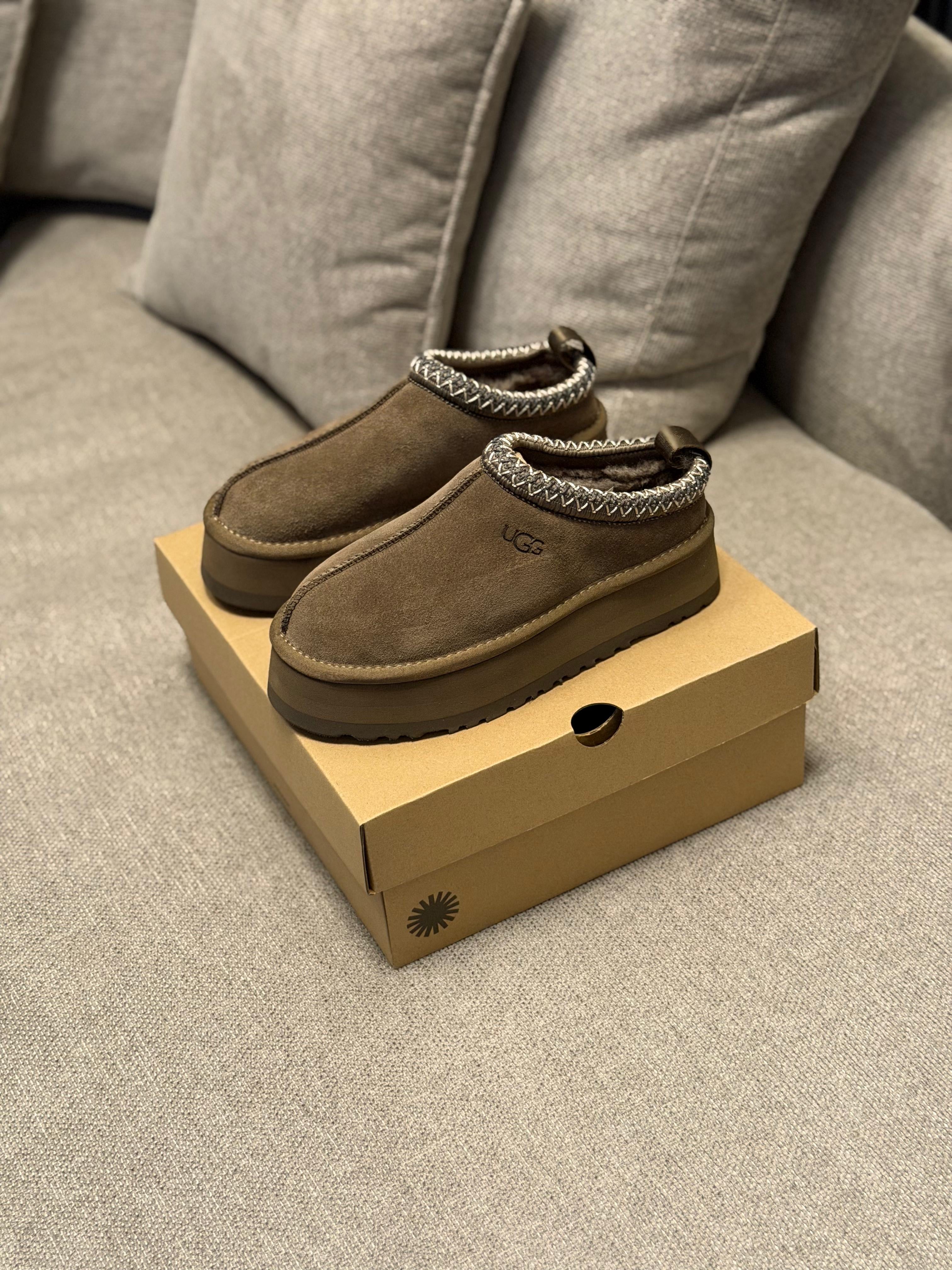 UGG Slippers Tazz