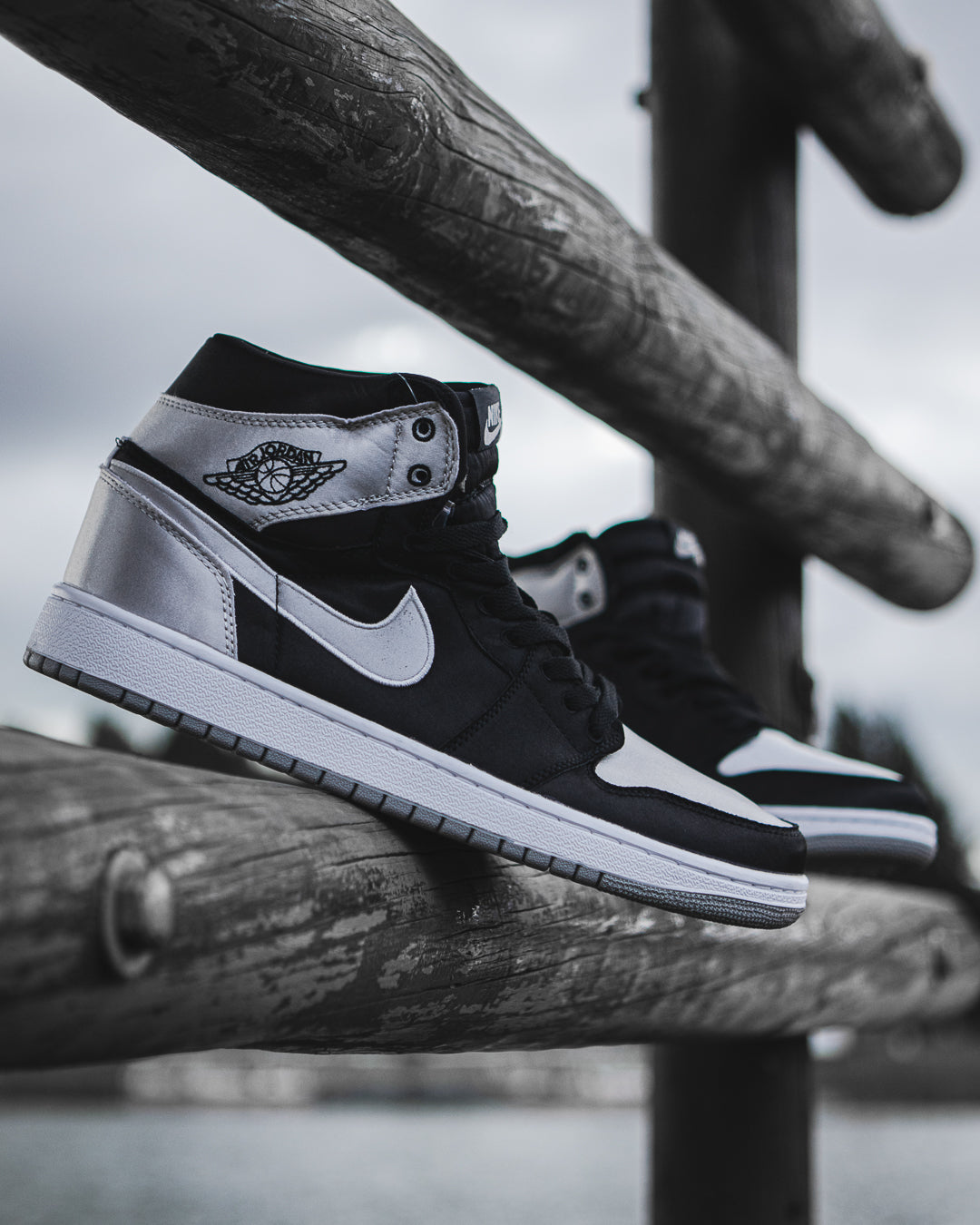 Air Jordan 1 Retro High OG "Satin Shadow"