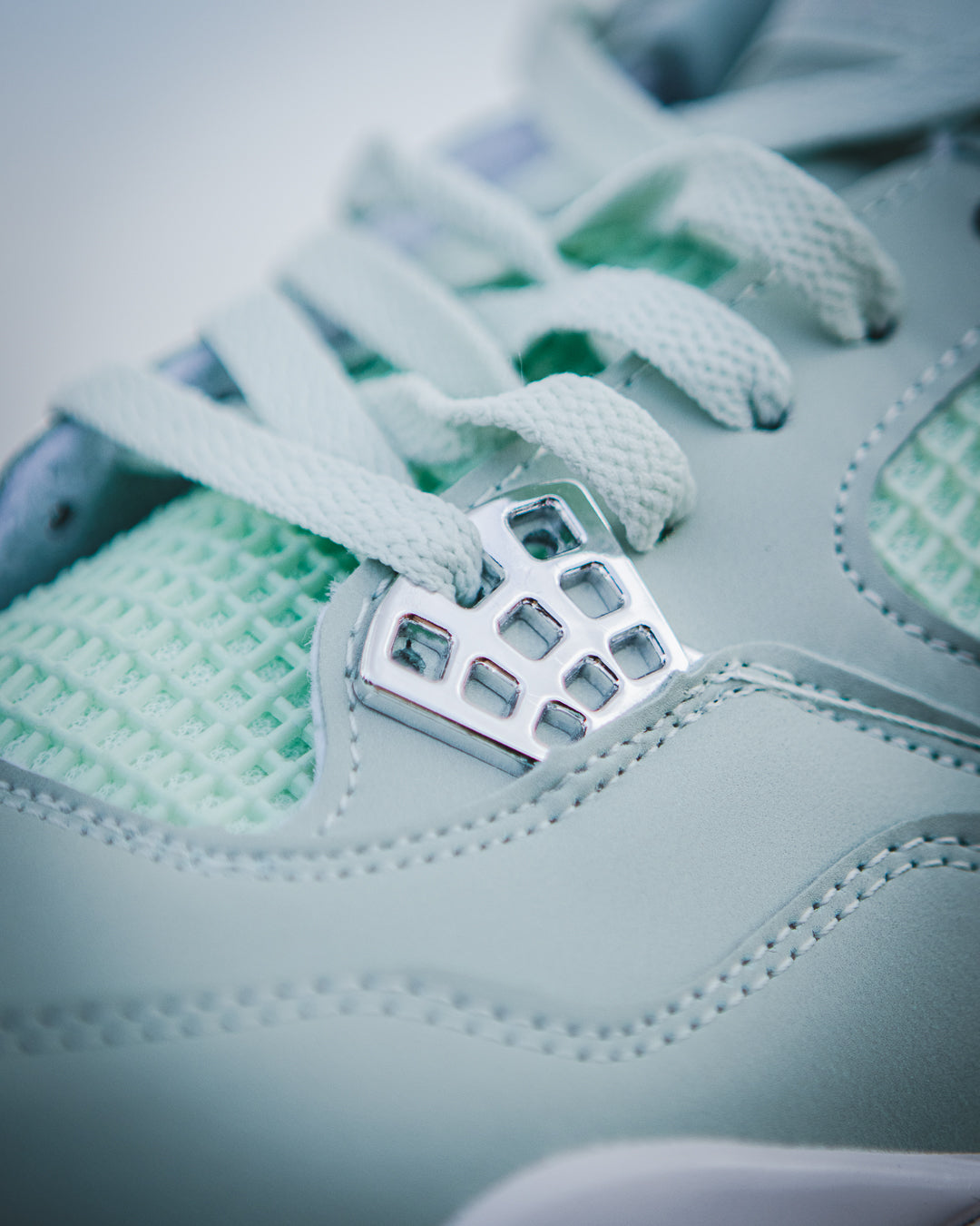 Jordan 4 Retro "Seafoam Sail"