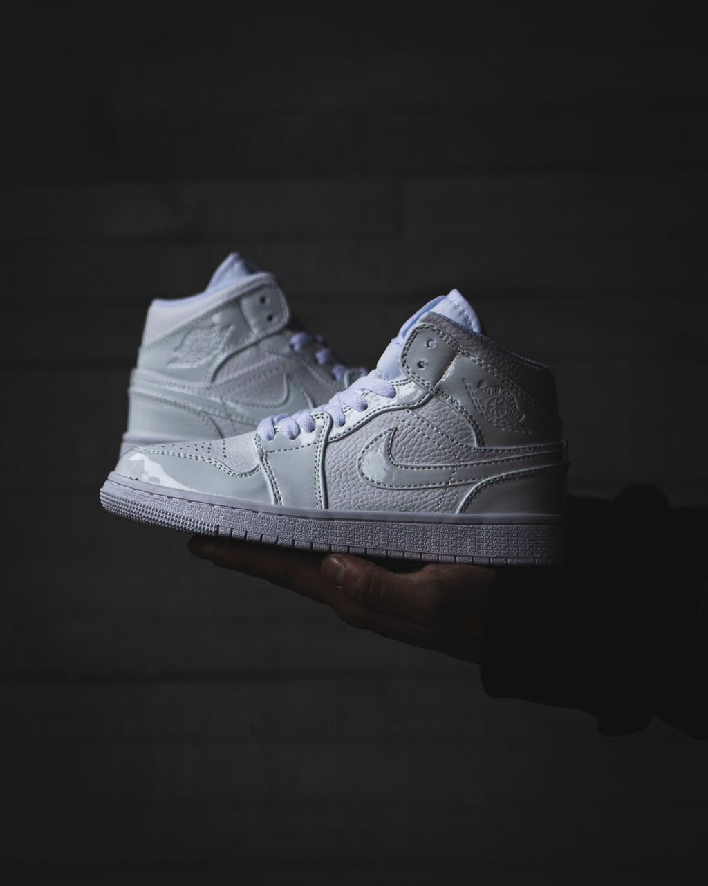 Nike Air Jordan 1 Mid "Triple White".