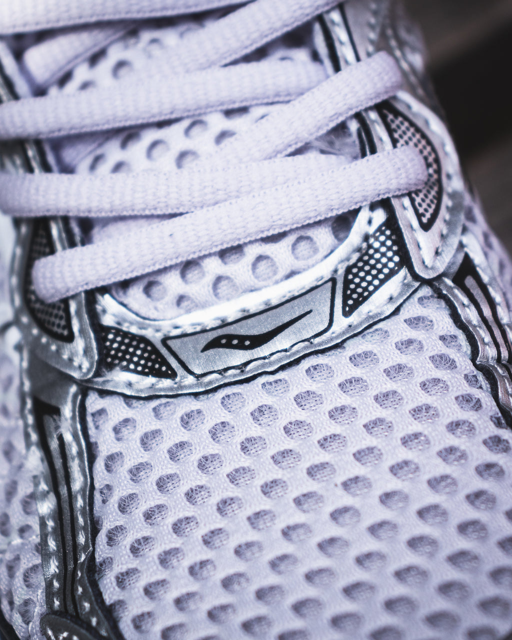 Saucony ProGrid Omni 9 “Microchip”