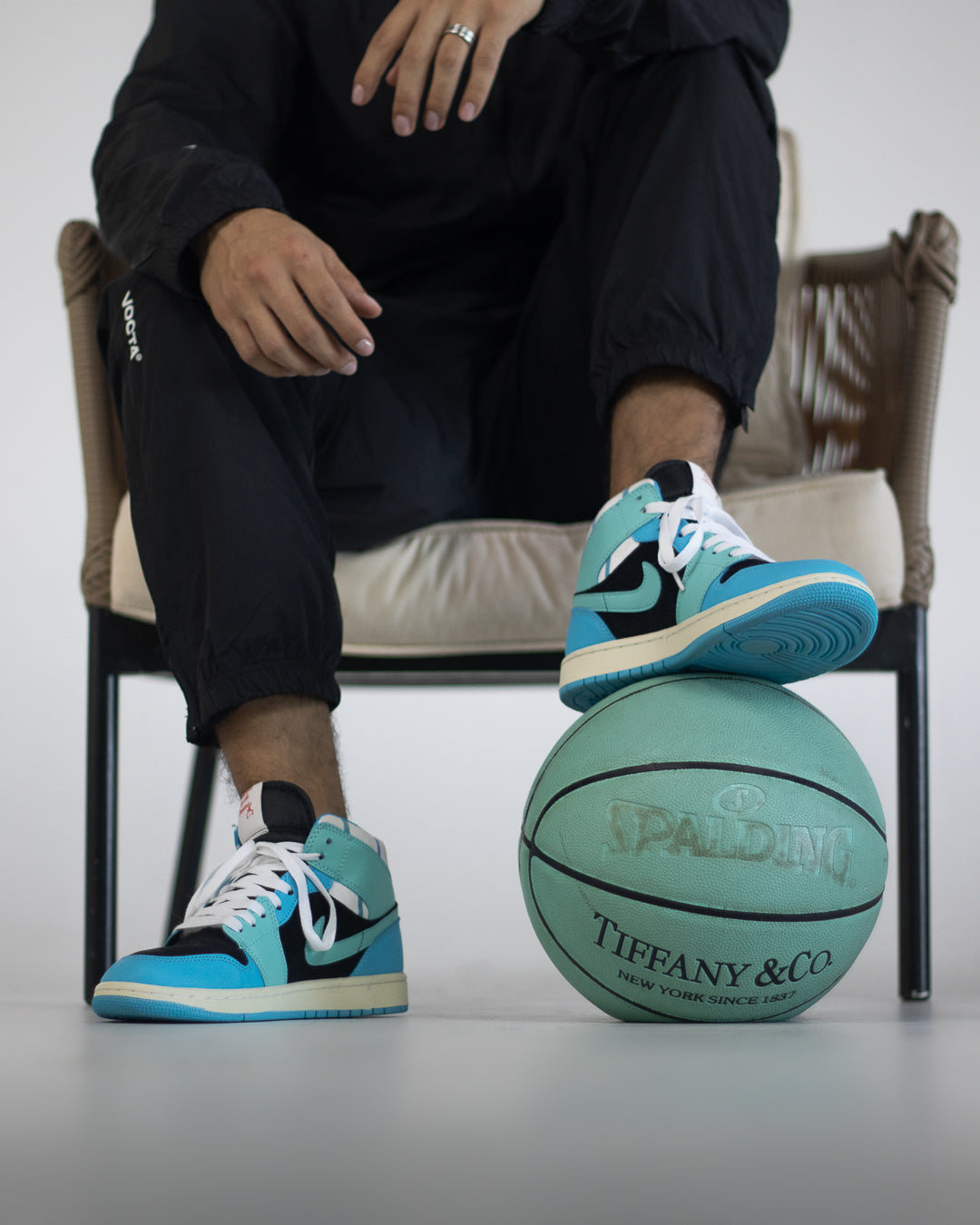 Nike Air Jordan 1 Mid GS “Inspired by the Greatest”