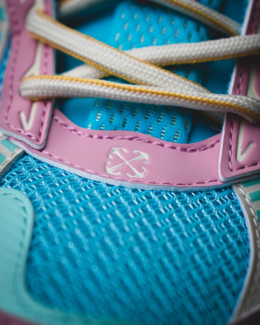 Off-White Be Right Back G5