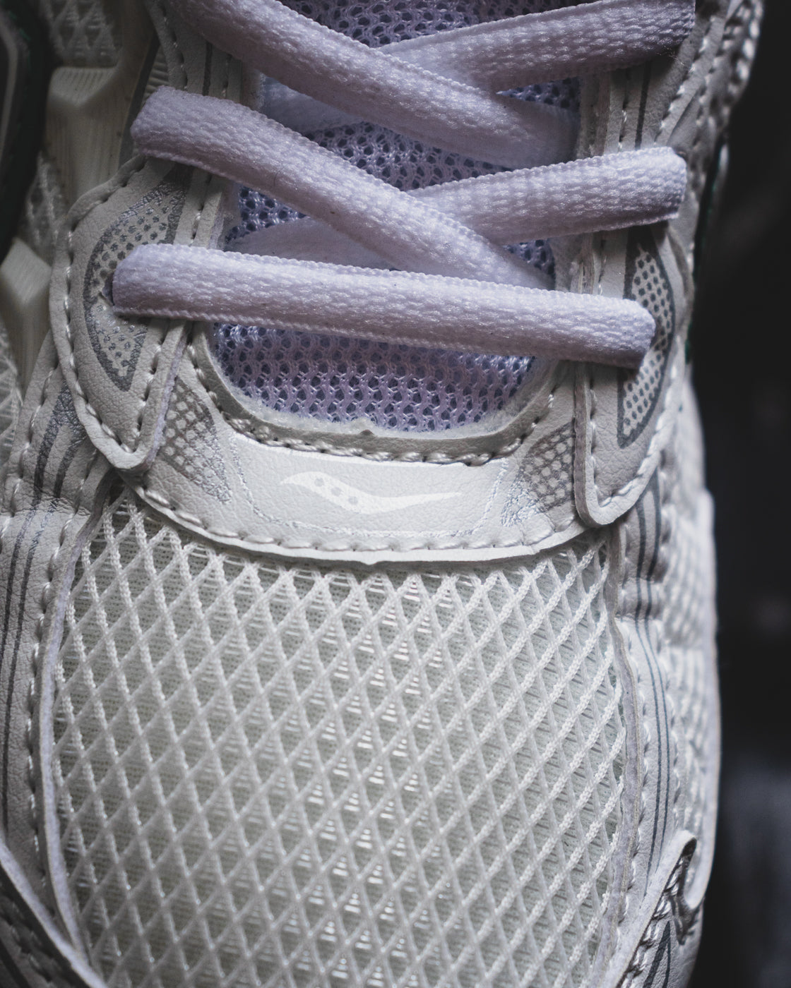 Saucony Progrid Omni 9 "Ivory/Green"