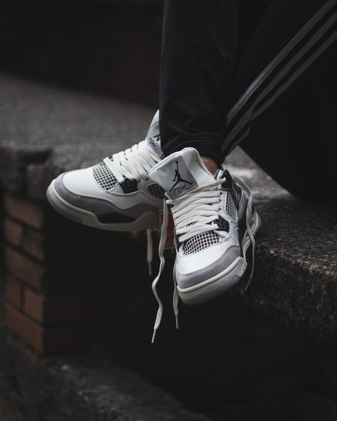 Nike Air Jordan 4 Retro "Military Black"