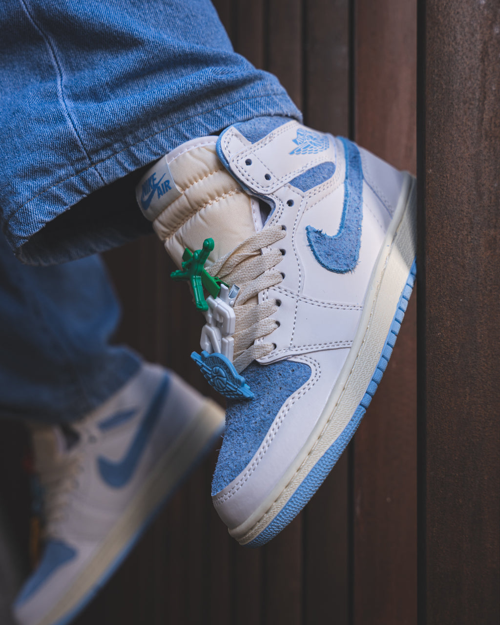 Air Jordan 1 Retro High OG "Psychic Blue"