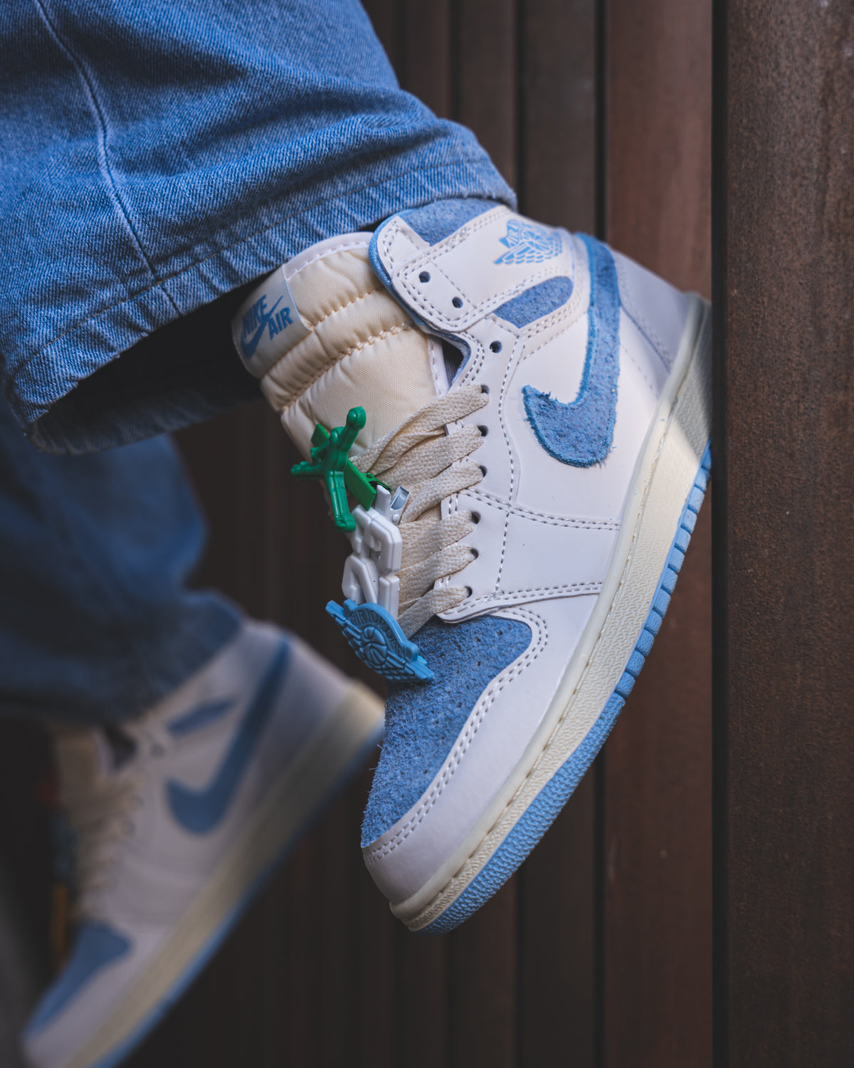 Air Jordan 1 Retro High OG "Psychic Blue"