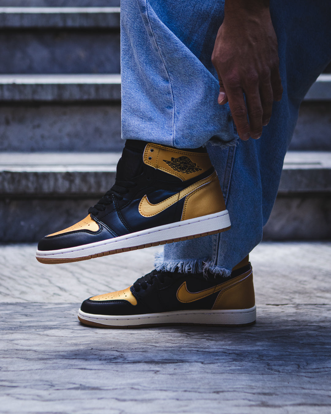Air Jordan 1 High OG "Black Metallic Gold"