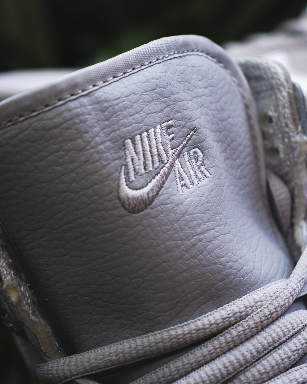 Air Jordan 1 Retro High "Metallic Silver"