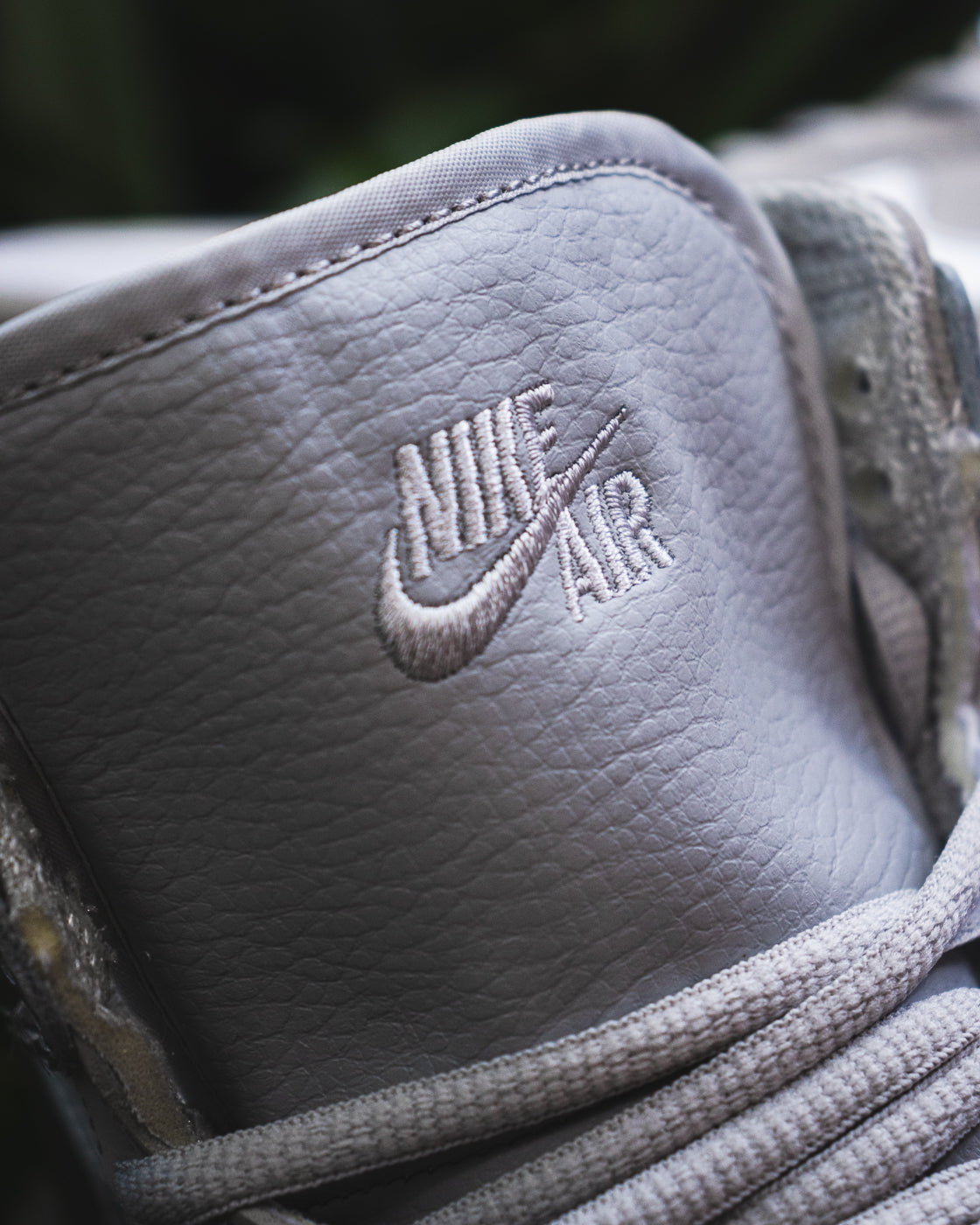 Air Jordan 1 Retro High "Metallic Silver"