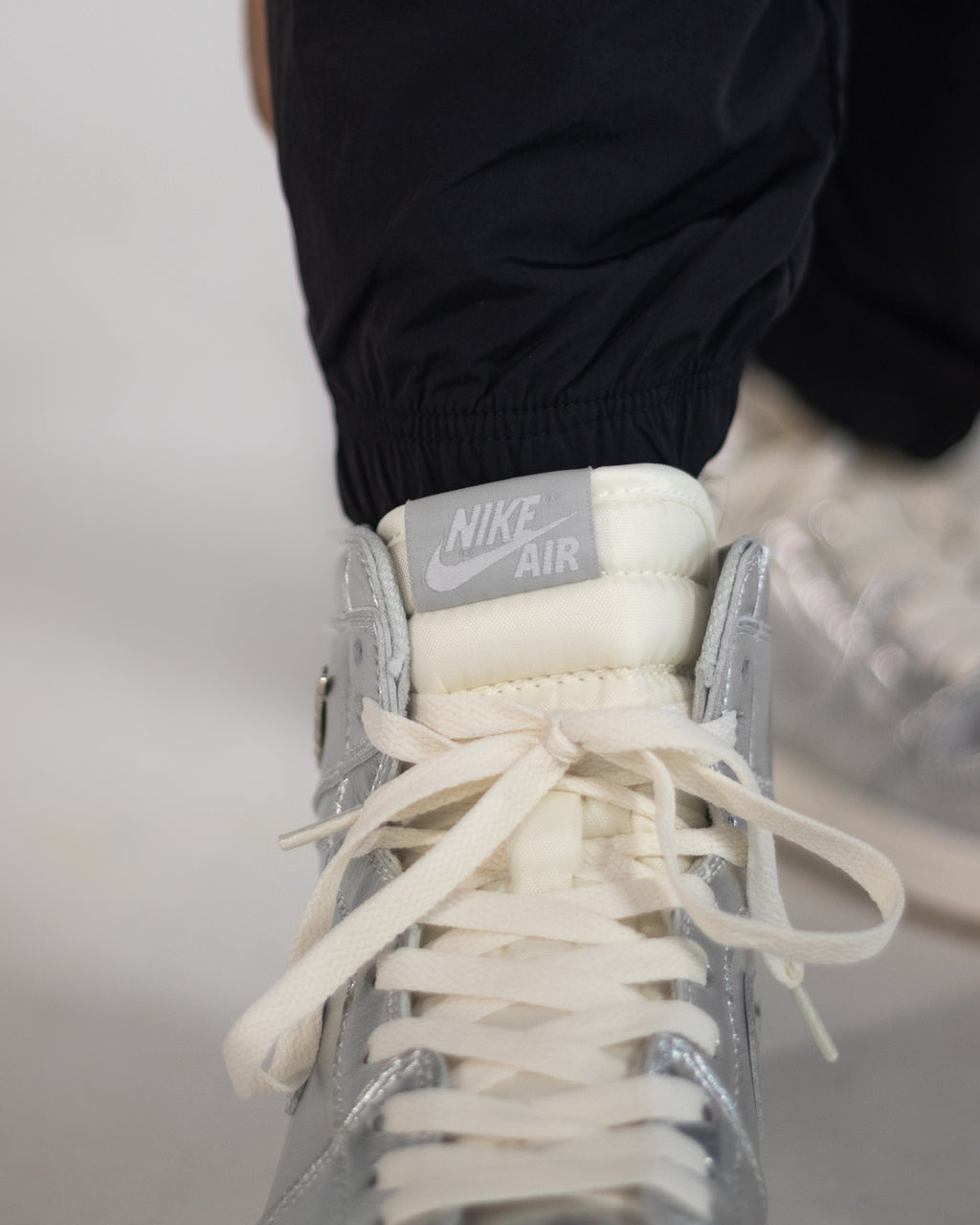 Nike Air Jordan 1 Retro High OG “Metallic Silver”