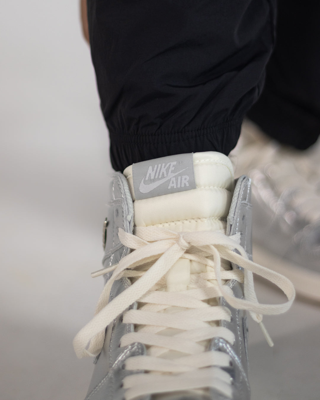 Nike Air Jordan 1 Retro High OG “Metallic Silver”