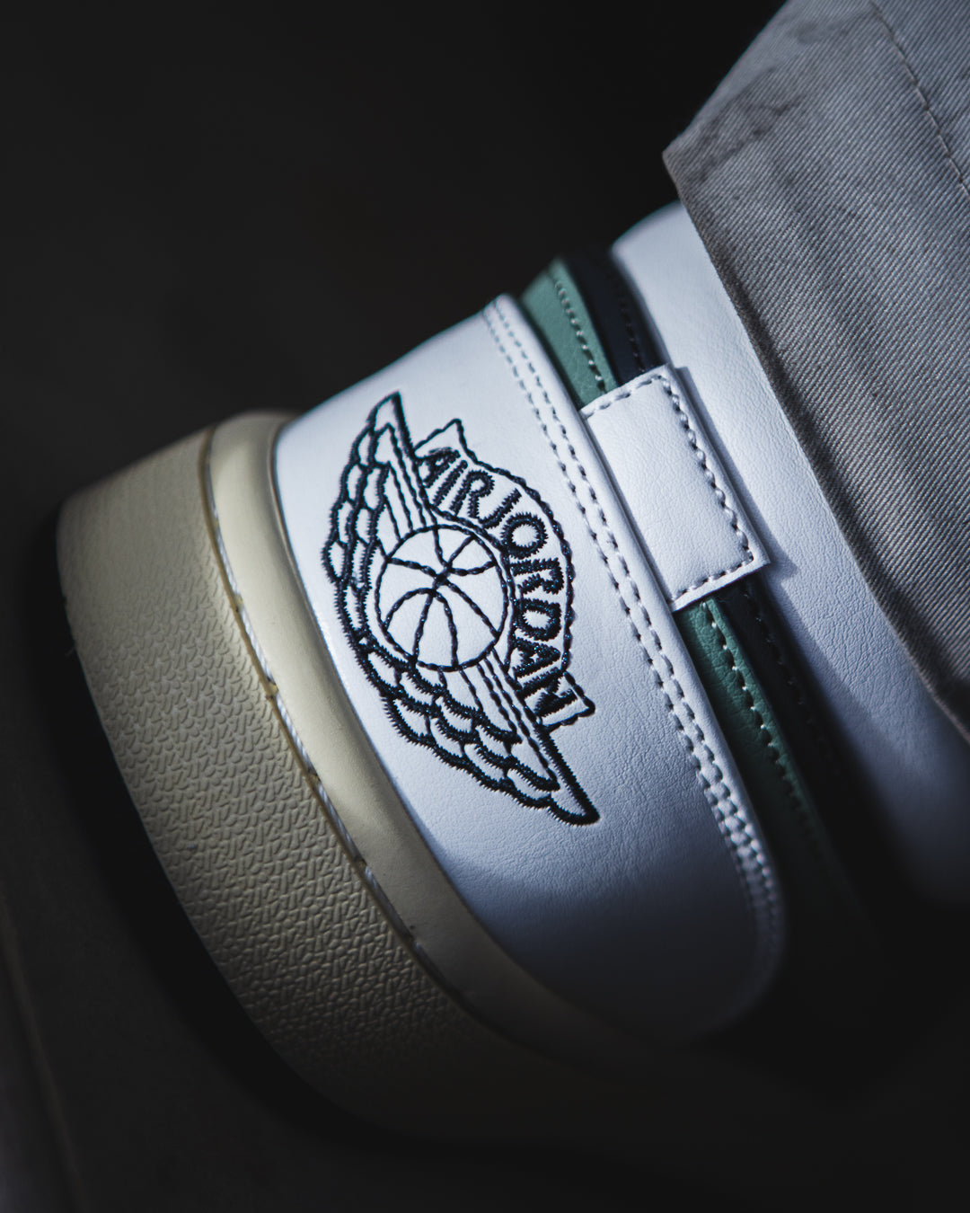 Air Jordan 1 Low "Jade Smoke"