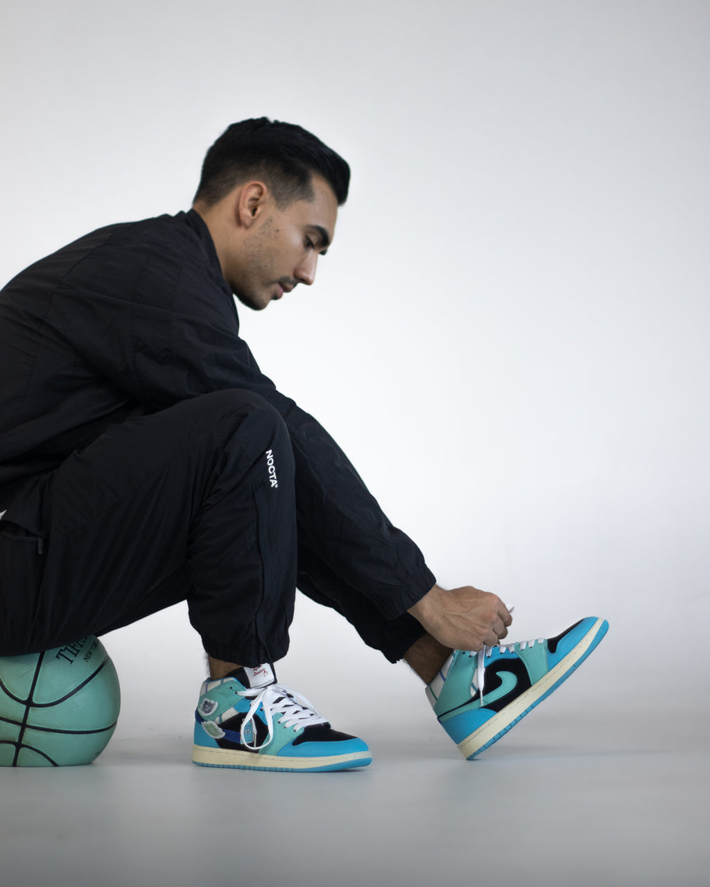 Nike Air Jordan 1 Mid GS “Inspired by the Greatest”