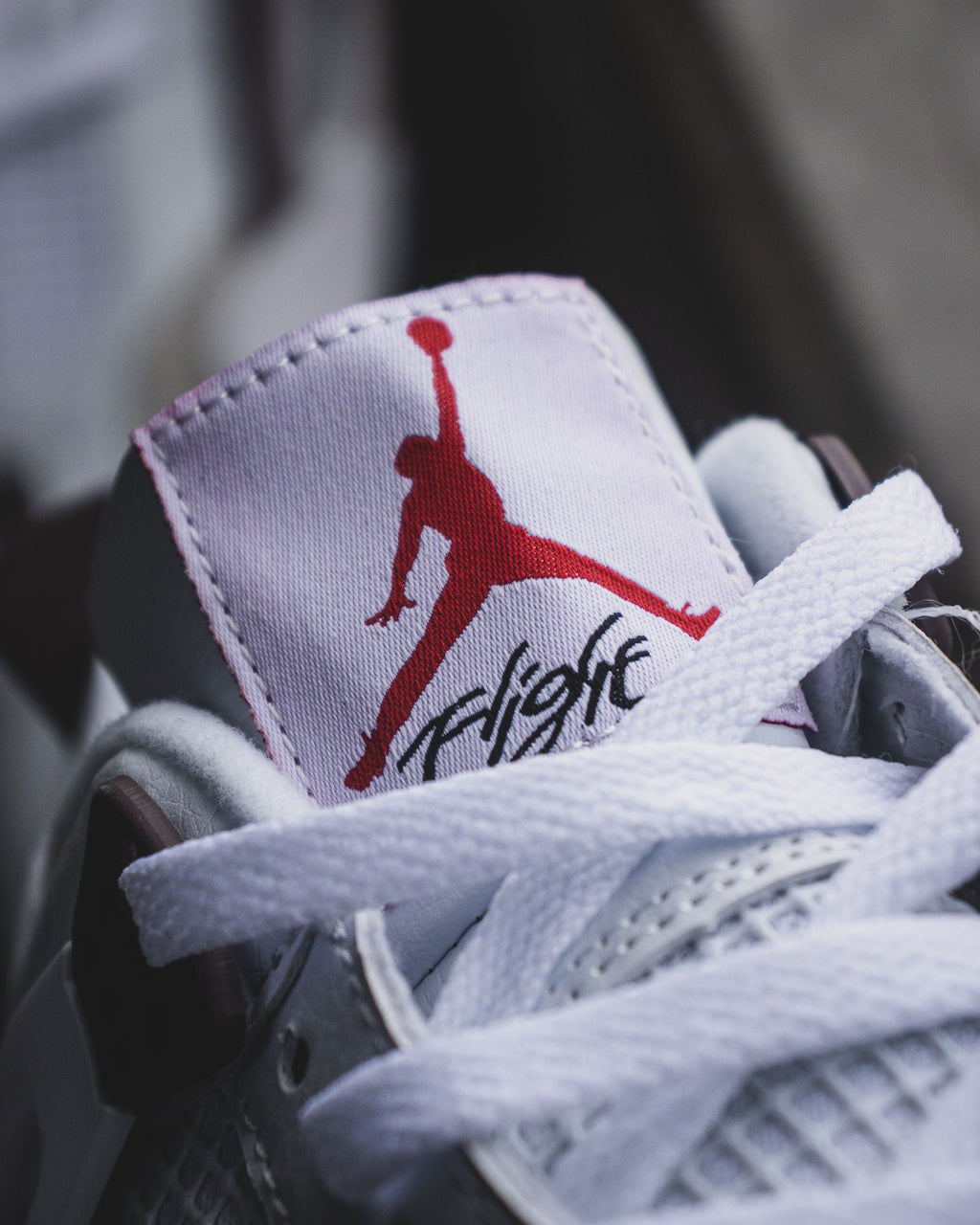 Nike SB x Air Jordan 4 Retro