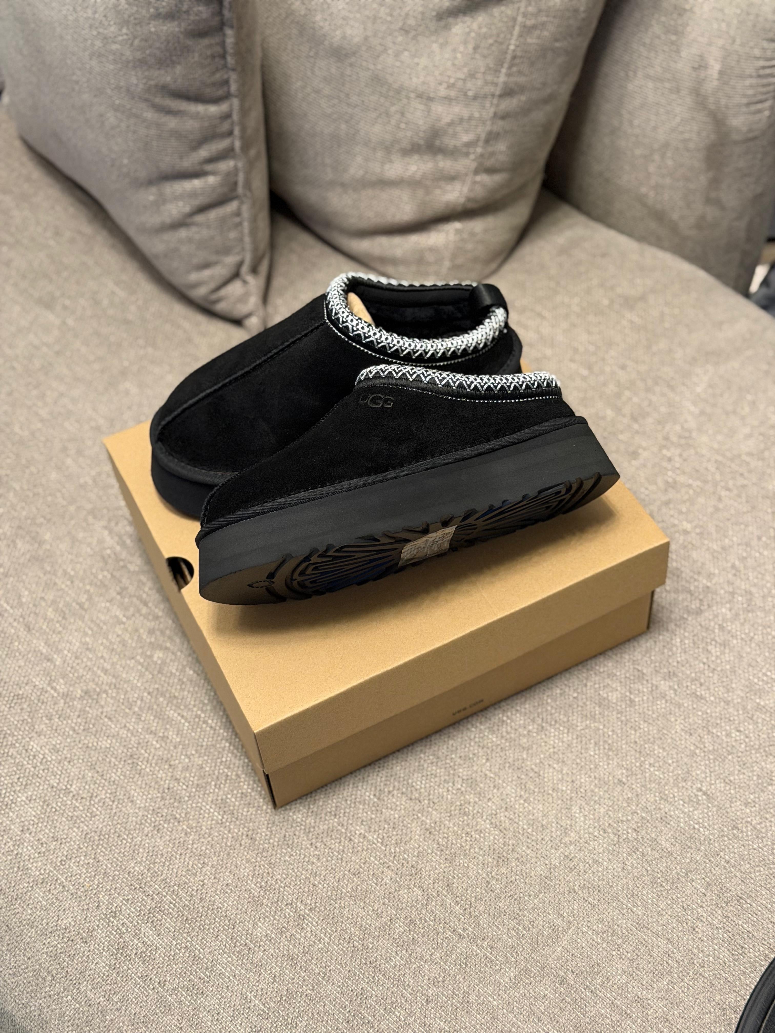 UGG Slippers Tazz