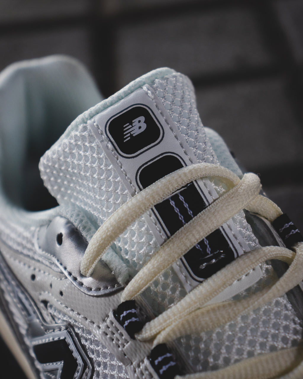 New Balance 204L "Silver Metallic