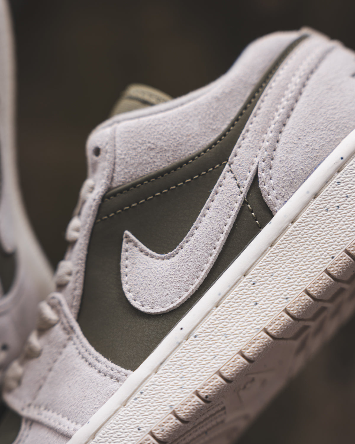 Air Jordan 1 Low SE "Medium Olive"