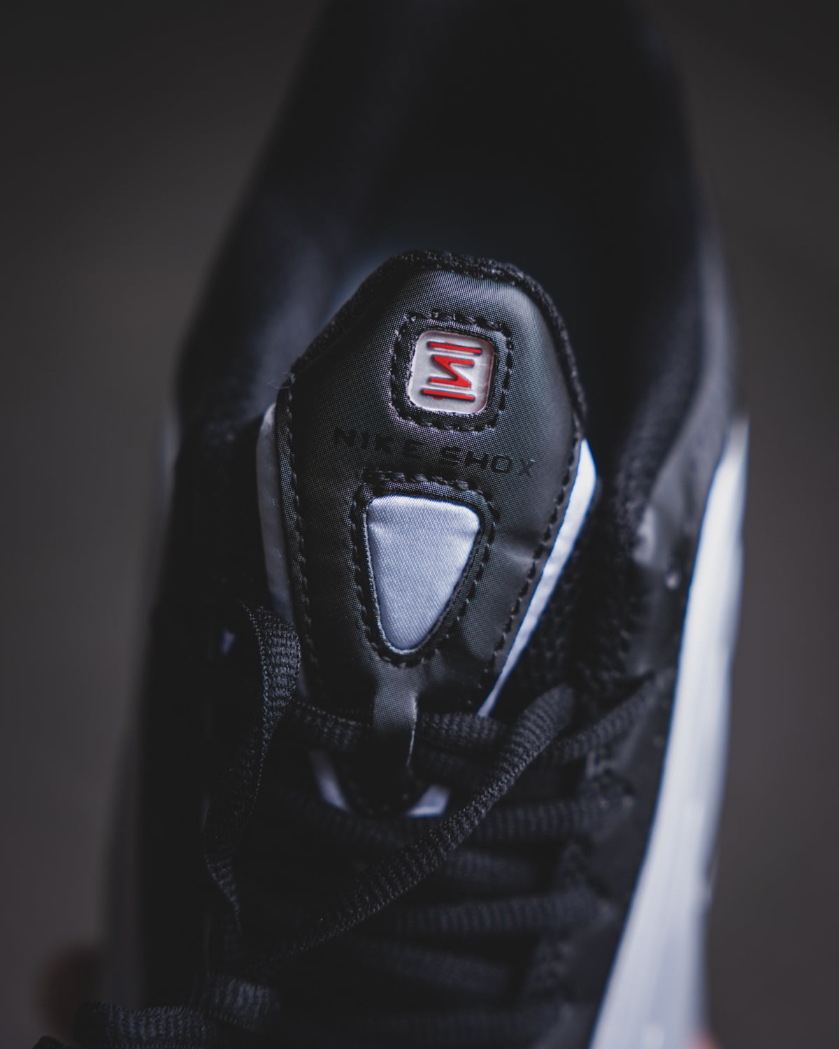 Nike Shox R4 Black / Metallic Silver / Picante Red