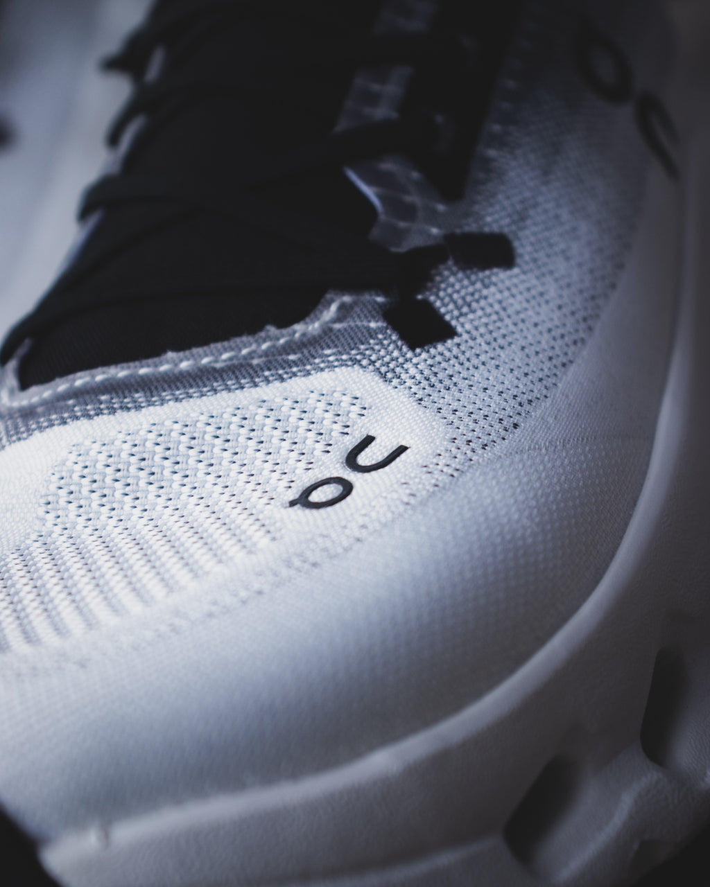On Cloudtilt “Black/Ivory”