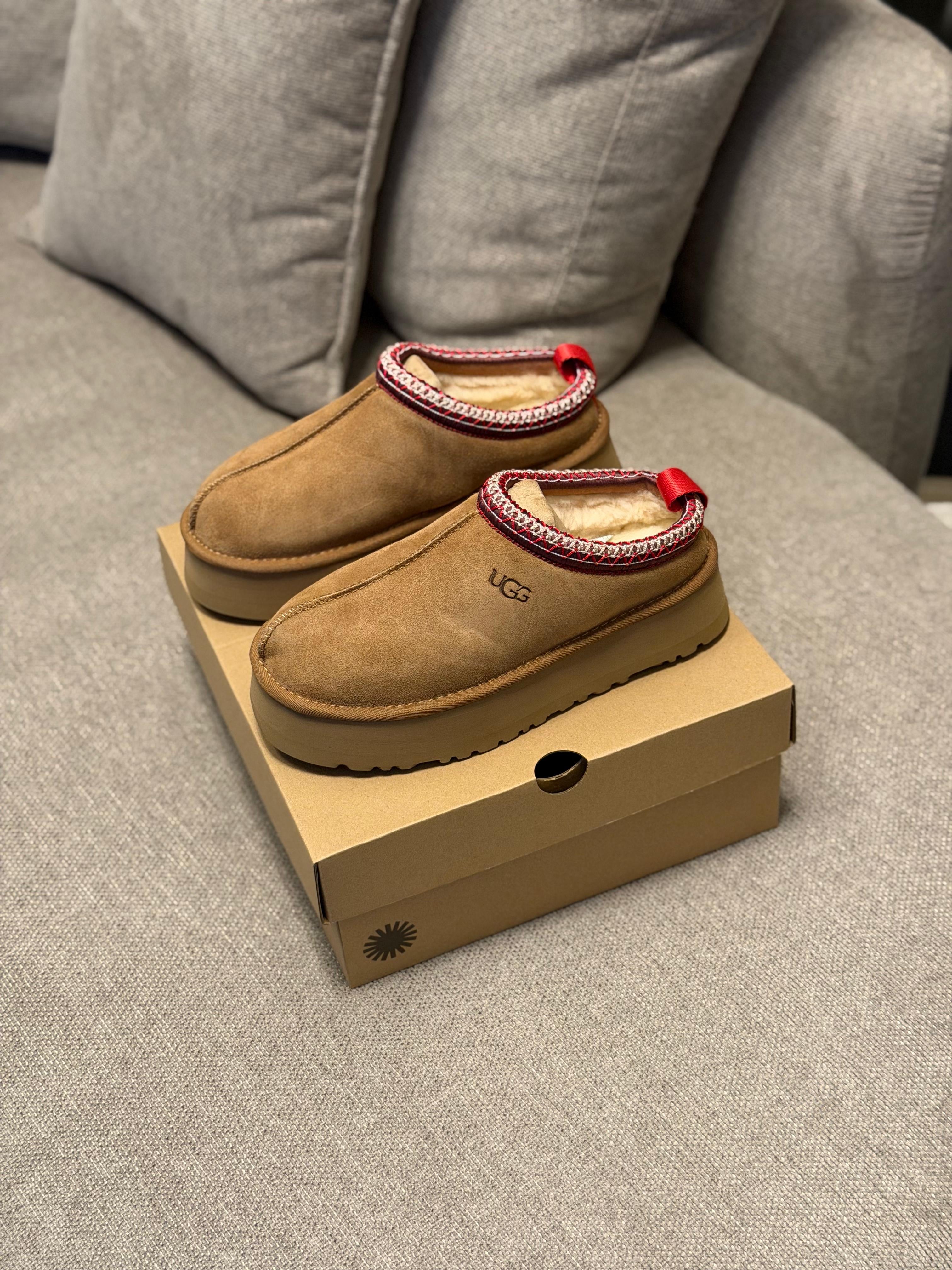 UGG Slippers Tazz