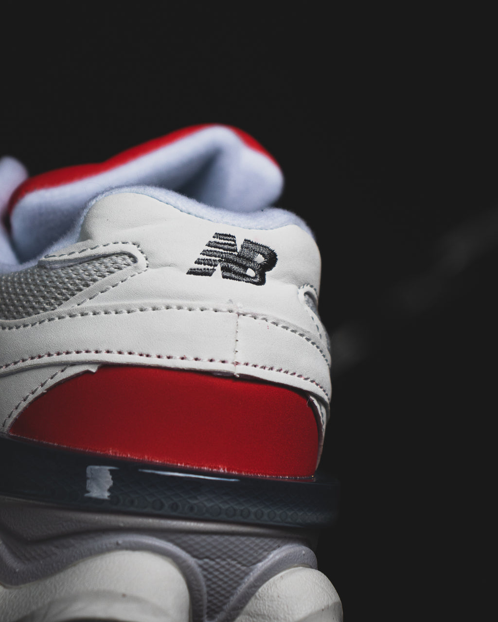 New Balance 9060 White/Red