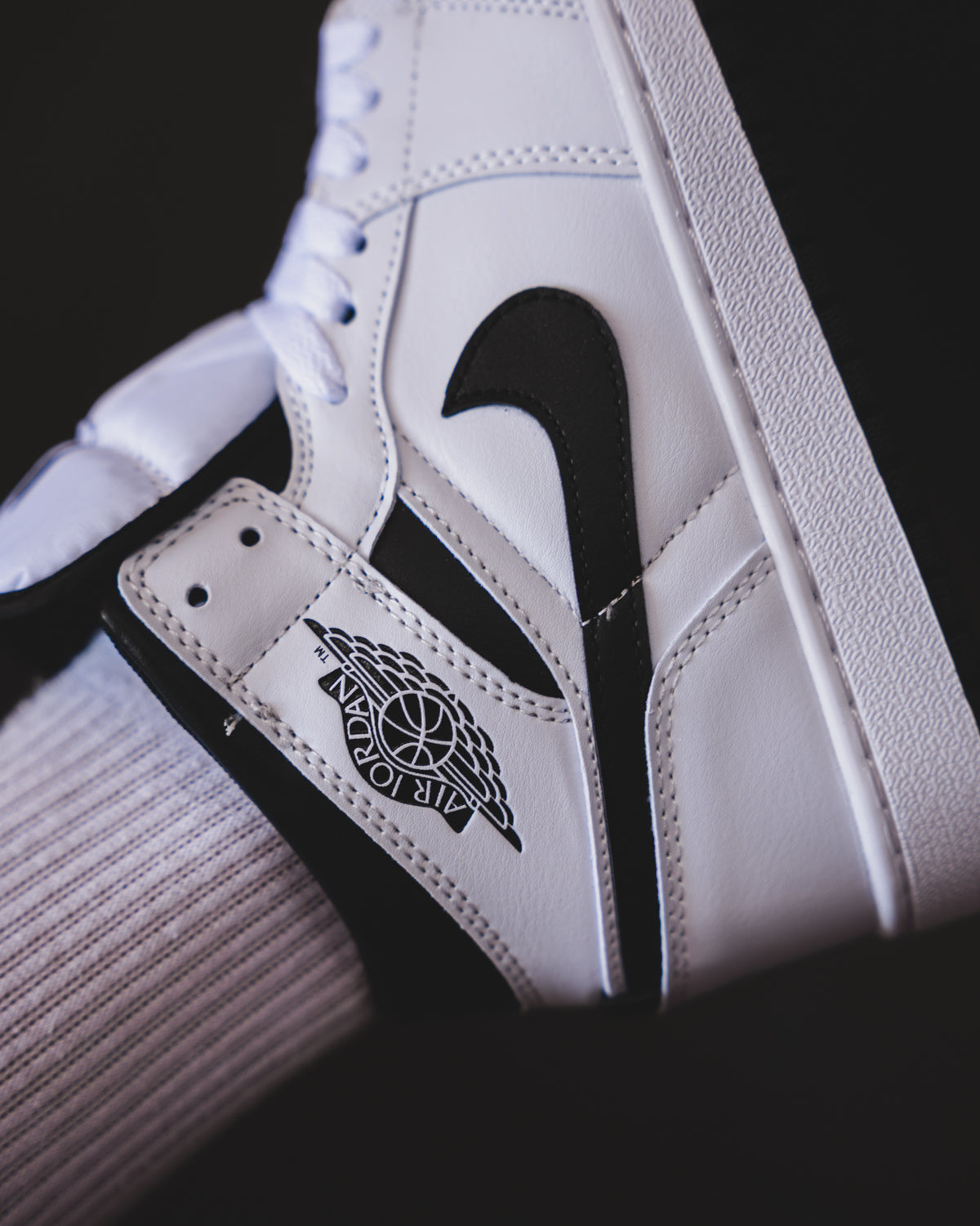 Air Jordan 1 Mid "White Black"