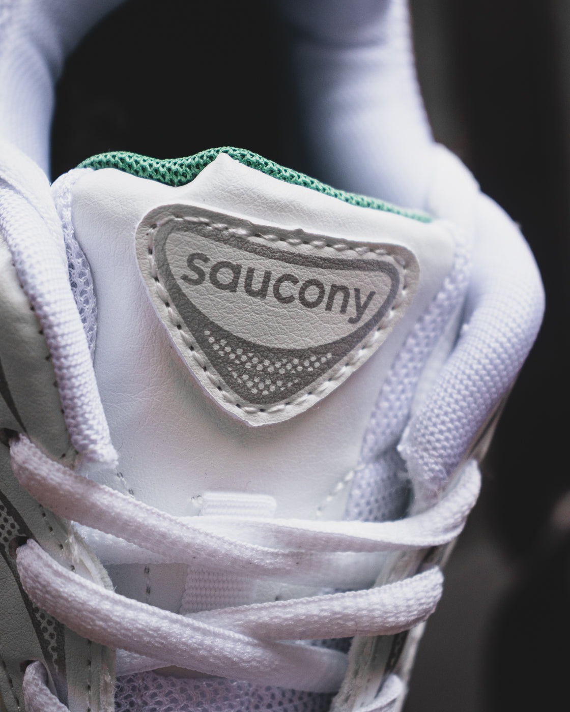 Saucony Progrid Omni 9 "Ivory/Green"
